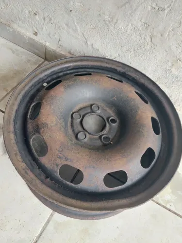Vendo roda aro 15 5 furos