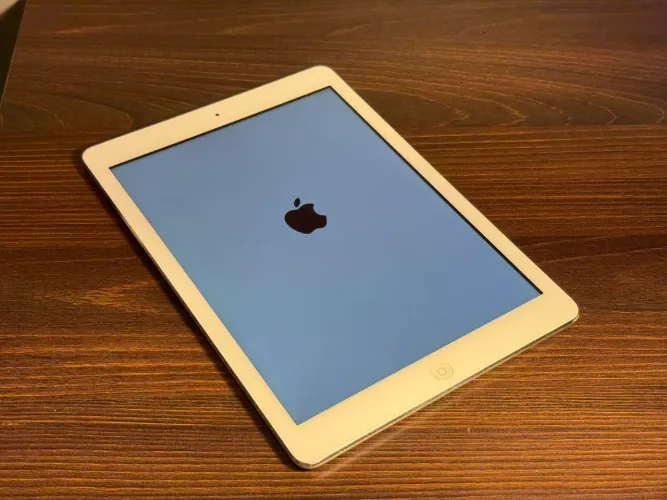 iPad Air 1ª Geração - Branco - 16Gb