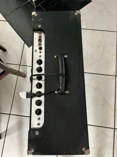 Amplificador ampeg reverbrocket R-212r