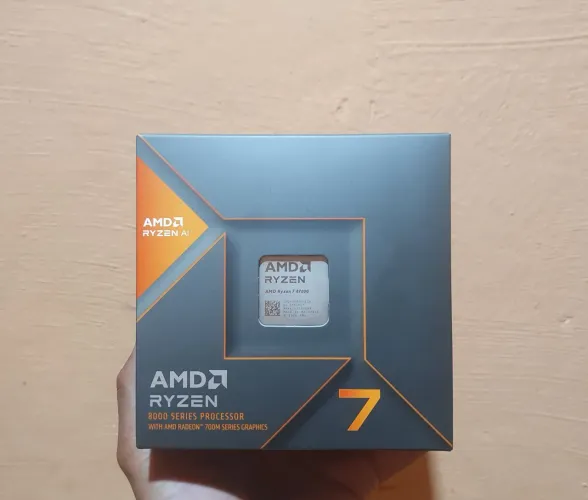 Ryzen 7 8700G AM5 LACRADO