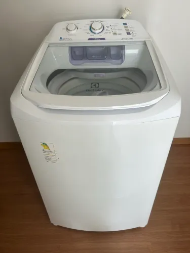 Vendo Máquina de Lavar Electrolux 10,5 kg - Ótima para conserto ou peças