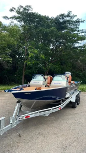 Lancha Levefort Marajó 19 Pés + Mercury 200HP V6 - Completa e Pronta