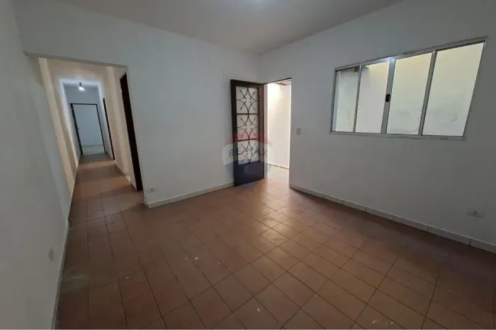 Casa com 2 dorm com vaga na Av. Sumaré Jd Silvia próximo ao Ubs Paraiso Oportunidade Única