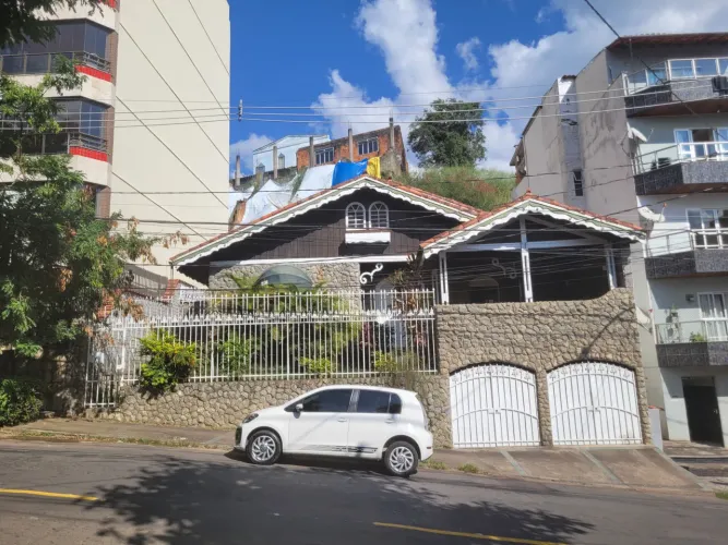 Casa 5 quartos - Bom Pastor