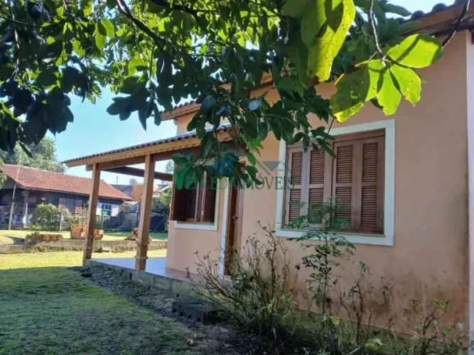 Velleda oferece linda casa nova em terreno plano de 900m² no condomínio Rancho Alegre