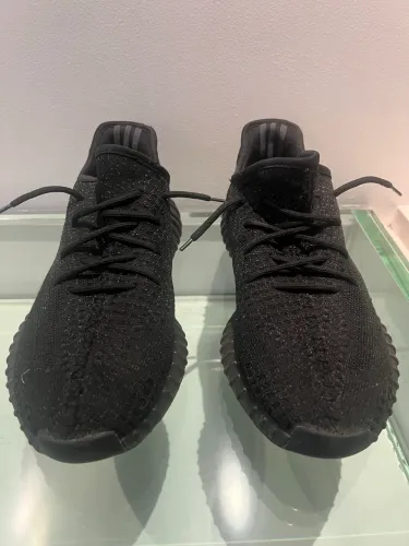 Yezzy 350 black static