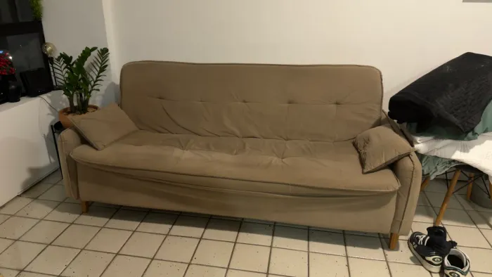 SOFÁ USADO