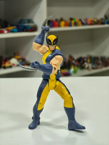Boneco Wolverine Hasbro 15cm 2012