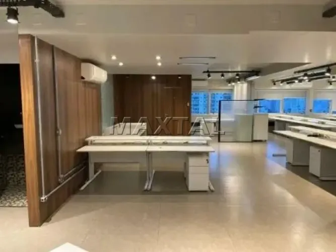 Sala comercial no centro de são paulo Laje corporativa, de 218 m² de área útil, ao lado do