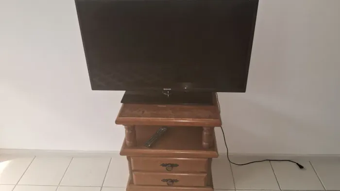 Jogo de sofá + televisão