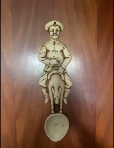 Escultura em resina para pendurar , novo