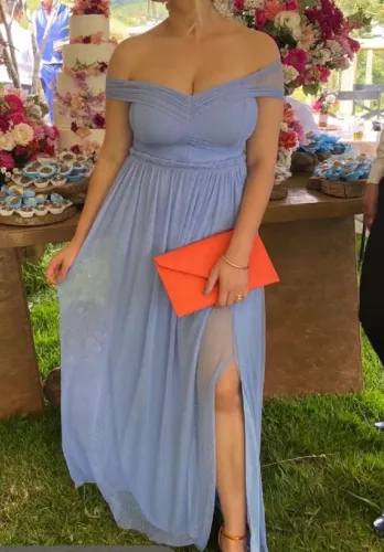 Vestido longo em tule azul serenity