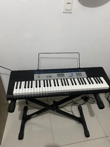 Teclado Musical 61 Teclas Casio CTK 1550 + Tripé