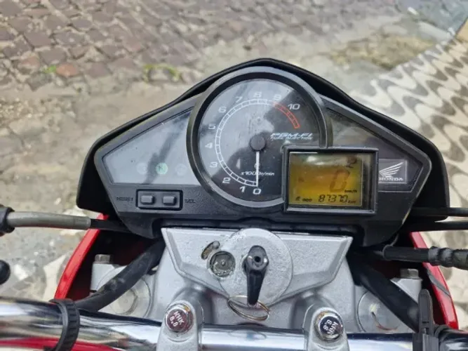 Honda cb 300r super conservada