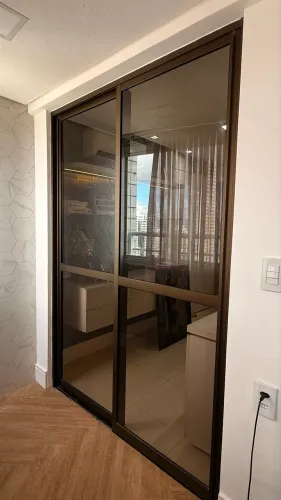 Porta de vidro de correr 2 folhas, cor metal bronze luxo