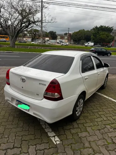 Toyota Etios X Sedan 1.5 Flex 16V 4P Mec. 2021