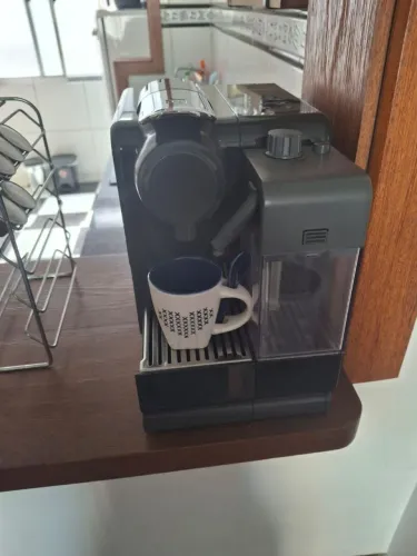 Cafeteira Latissima Touch Nespresso