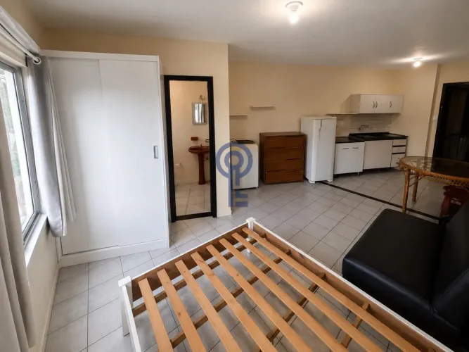 Studio Mobiliado com Garagem Coberta | Trindade