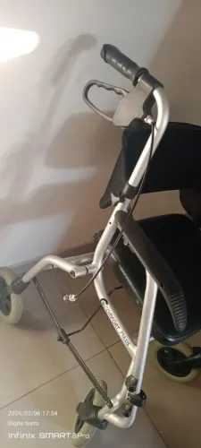 Vendo cadeira de rodas 