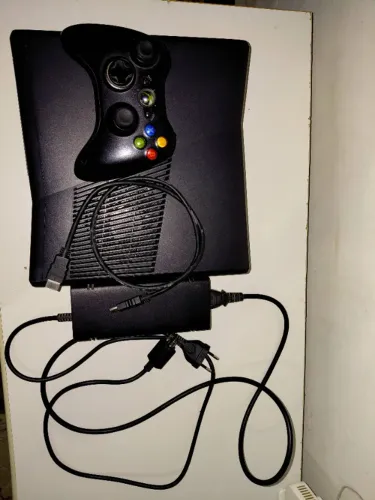 Xbox 360 slim com rgh com 96 jogos desbloqueado