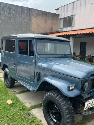Toyota Band.Jipe Cap.de Aço Chas. Longo Diesel 1985