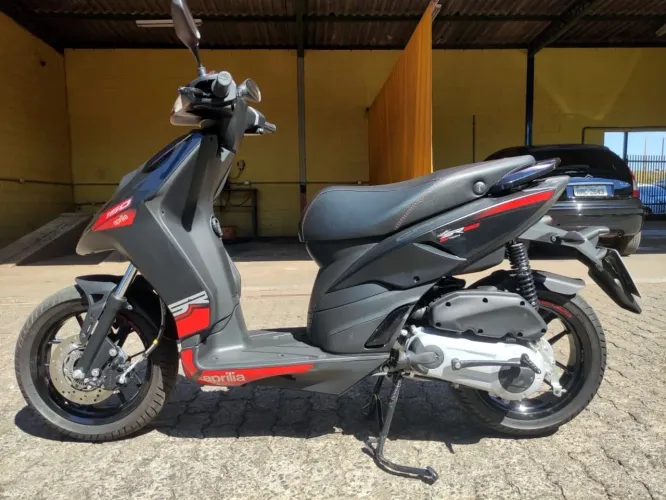 APRILIA SR 150CC Cambio CVT c/220KM ÚNICA !!