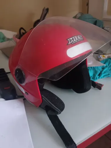 Capacete