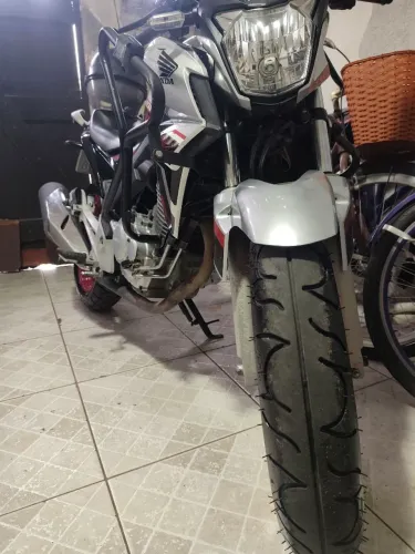 Honda CB250 Twister 2021