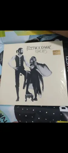 LP, vinil Bon Jovi, Fleetwood Mac, Nazareth , Milton Nascimento, e vira lata novela