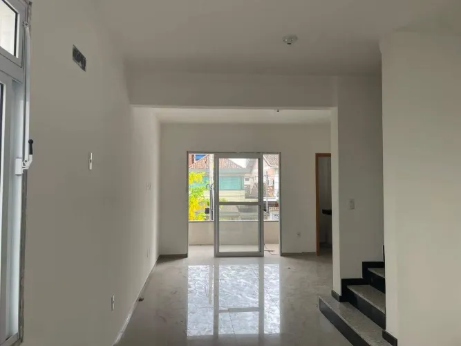 Casa residencial em Santos (Aparecida) com 4 suítes, porcelanato e financiamento aceito