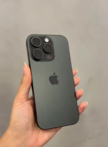 Seminovo - iPhone 16 Pro Max 256GB Titânio Preto 87% - Retirada Loja Shopping Savassi 
