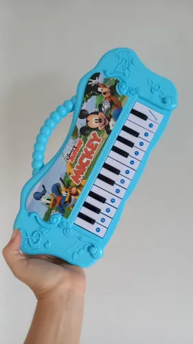 2 TECLADOS MUSICAIS INFANTIS - *Retirada no Bairro Tabuleiro*