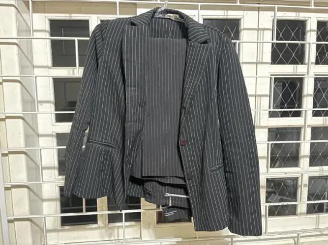 Terno Feminino Risca de Giz - Blazer M + Calça 42
