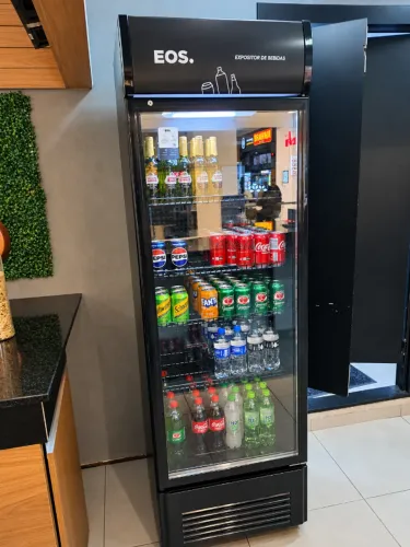 Refrigerador Expositor EOS de 368 litros