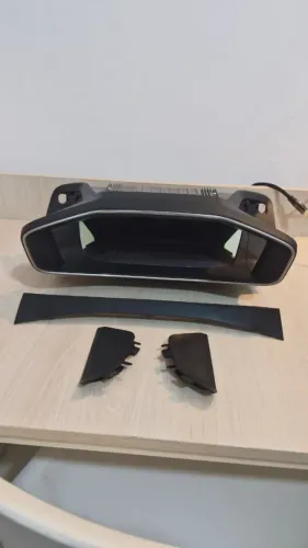 Painel digital Peugeot 208 i-cockpit 3D com acabamentos