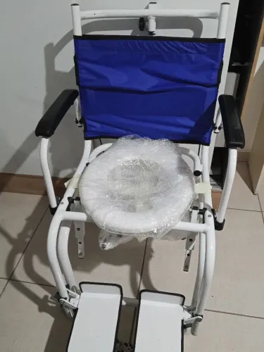 Cadeira de banho nova especial.