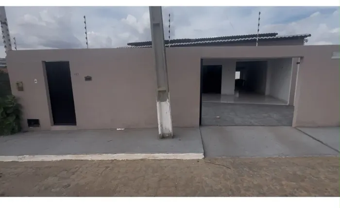 Casa por traz do material de Aline!