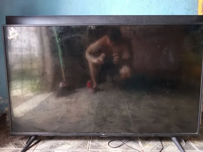 TV SEMP TCL 50" 4K 50P615 - Com Defeito - Para Retirada de Peças