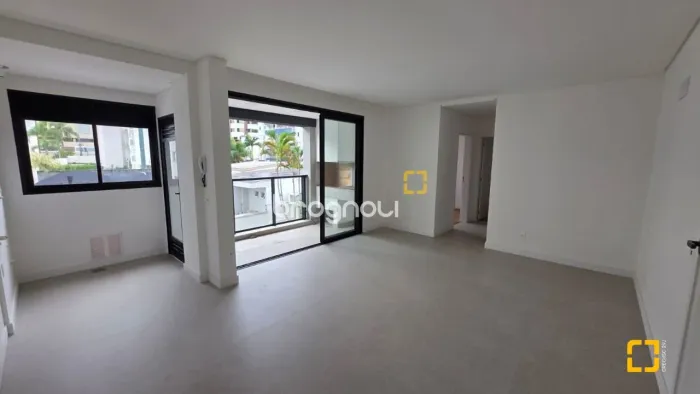 APARTAMENTO DE 2 DORMS COM SUÍTE- SACADA COM CHURRASQUEIRA- CENTRO DE FLORIANÓPOLIS