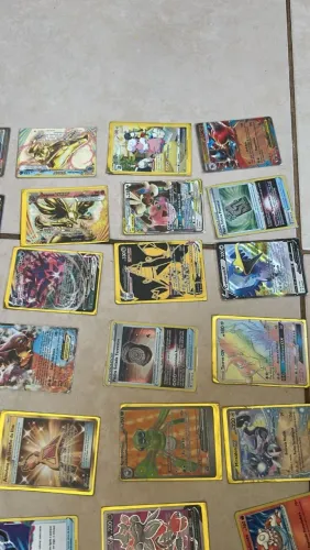 VENDA DE LOTE LENDÁRIO - CARTA POKÉMON