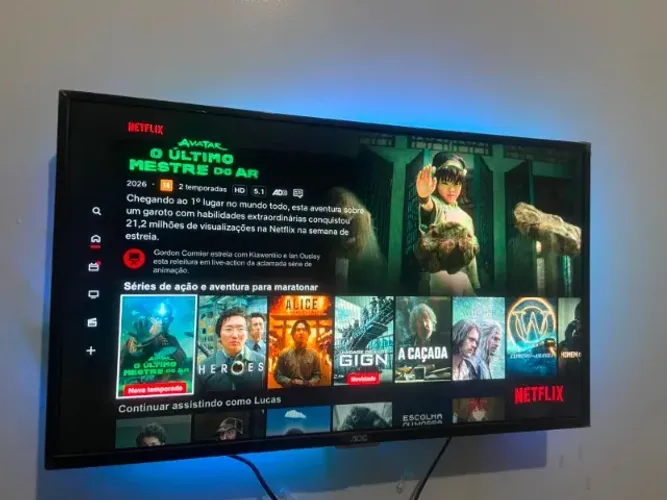 Televisão AOC Smart 32"