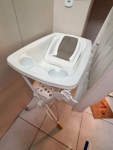 Vendo banheira com trocador Galzerano estado de novo 350