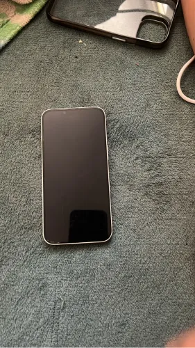Vende se iPhone 14 