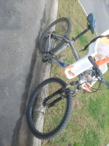 Bicicleta de alumínio aro 26 top de macha
