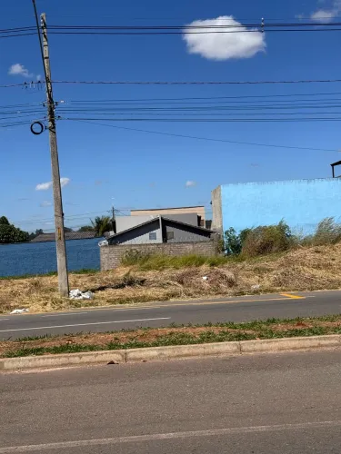 Lote comercial na Av Principal do Residencial Buena Vista