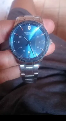 Relogio victorinox swiss Army ,com a pulseira de aço inoxidável,obs bateria nao pegar ,tro