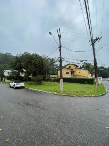 Terreno no Condomínio Sítio Santo Antônio