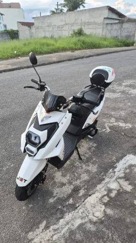MC Jet 1000W Elétrica Com Baú e Alarme