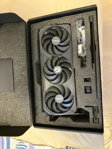 RTX 5080 16GB Gigabyte Gaming OC C/Caixa