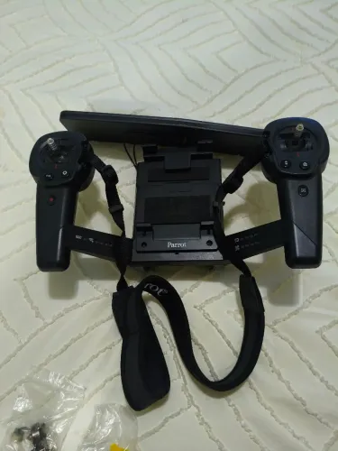 Drone Parrot modelo BEBOP2, com acessórios.
